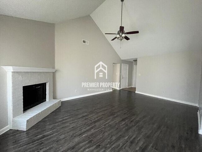 Building Photo - 6982 Luxor Ln