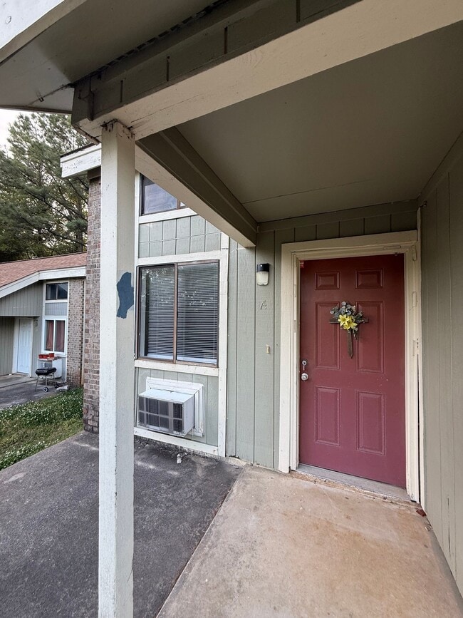 Building Photo - 1419 Ascent Trail NW