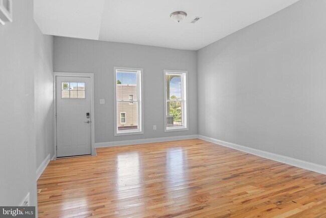 Building Photo - 1604 N Ellamont St