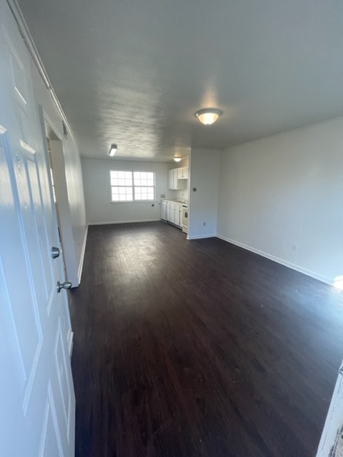 Building Photo - 629 Papworth Ave