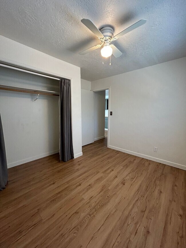 Building Photo - 3850 N Collister Dr