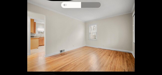 Foto del edificio - 4252 Mandalay Ave