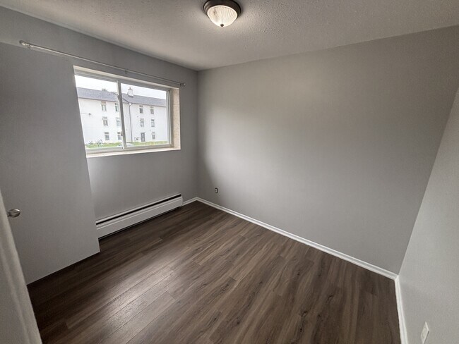Building Photo - 99 Westwood Dr