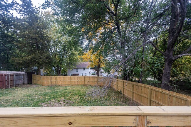 Building Photo - A Great 4BD/1.5BA Single Family Home That ...