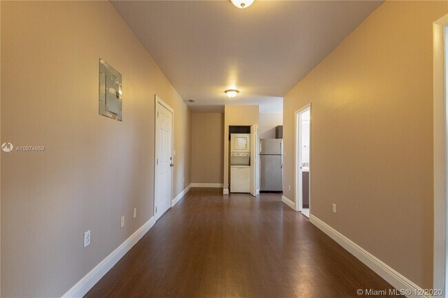 Foto del edificio - 5416 NE 1st Ct
