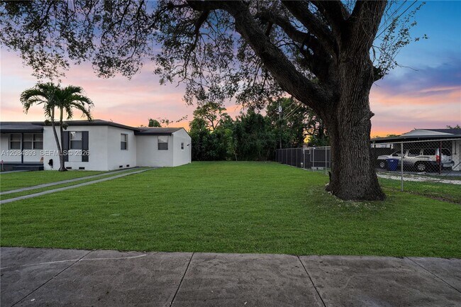 Foto del edificio - 11702 NW 1st Ave