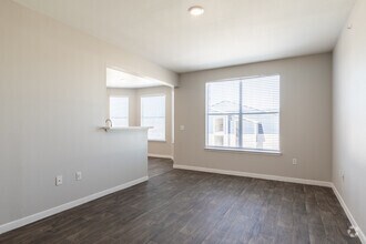 1 BR, 1 BA - 1017 SF - Living Room - Towne West