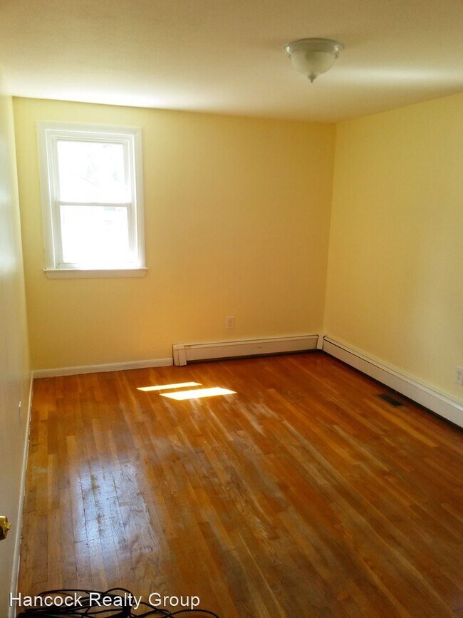 Building Photo - 3 br, 1.5 bath House - 84 Ferris Avenue