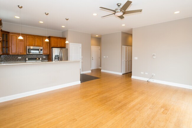 Foto del edificio - 4006 N Kilbourn Ave