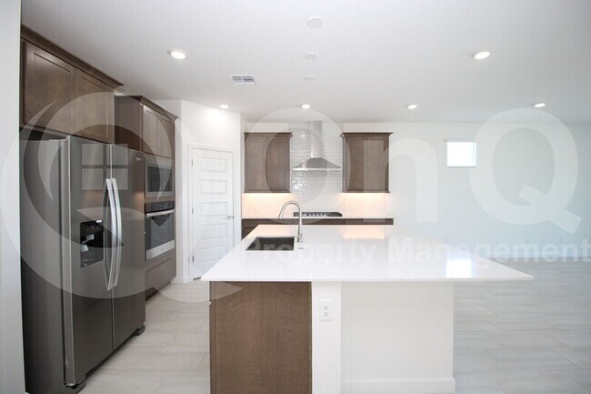 Foto del edificio - 6842 W Molly Ln