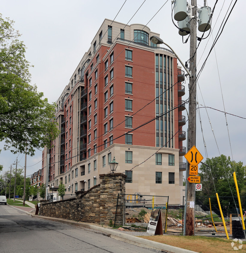 Building Photo - Riverhouse at the Old Mill