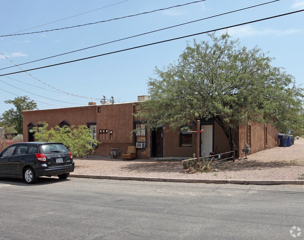 Primary Photo - 837-843 8th Ave