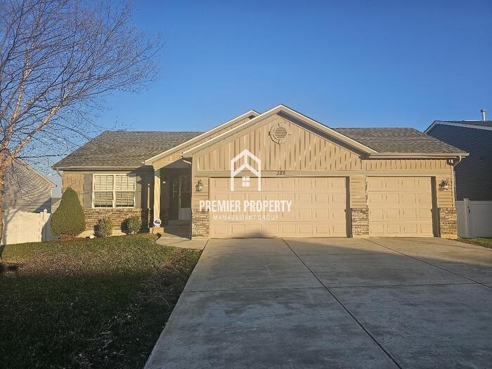 Primary Photo - 326 Huntleigh - Available Now!