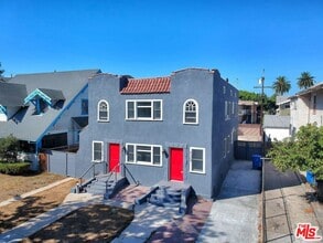 Building Photo - 2309 S Budlong Ave