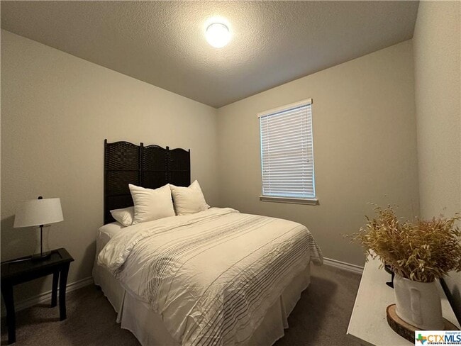 Building Photo - 368 Mary Max Cir