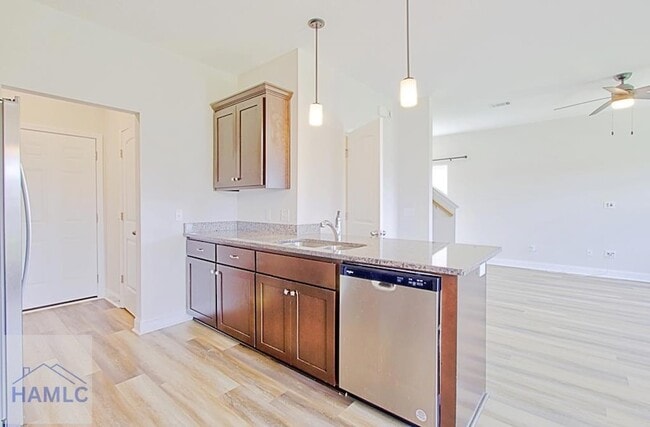 Building Photo - 803 Abode Ave