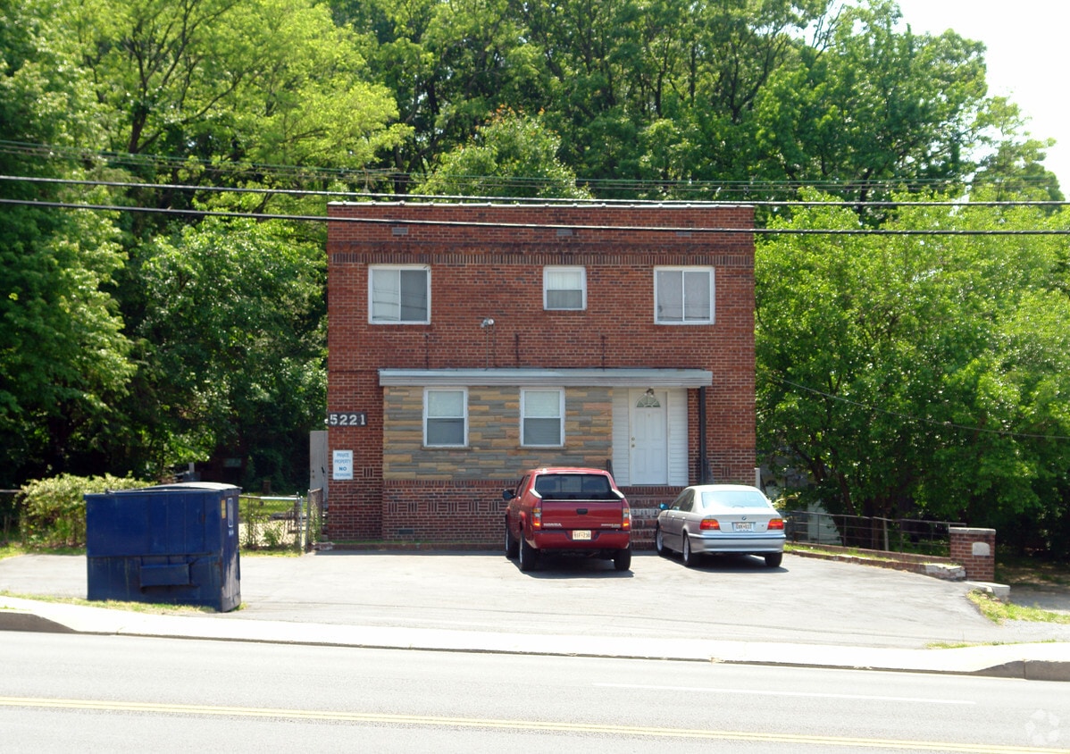 Building Photo - 5221 Marlboro Pike