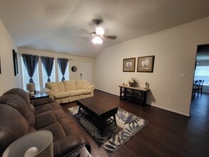 Building Photo - 10739 Chestnut Path Way
