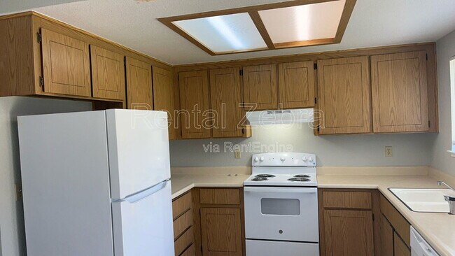 Foto del edificio - 1891 Santa Monica St