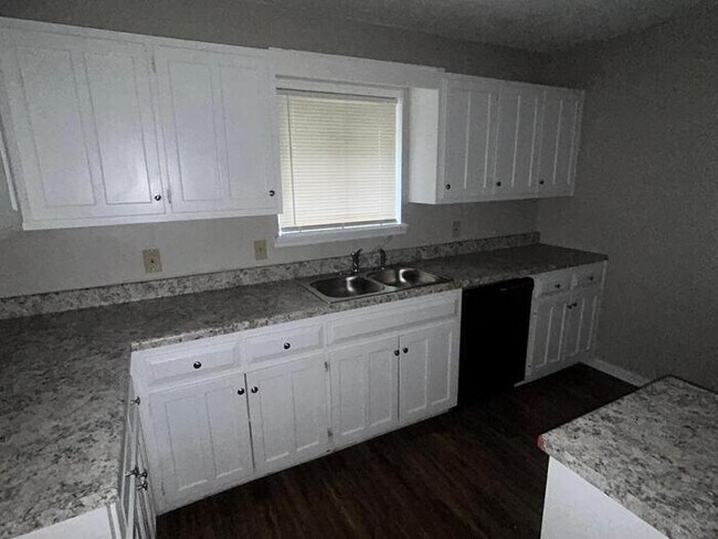 Foto del edificio - 5711 E 33rd Ct