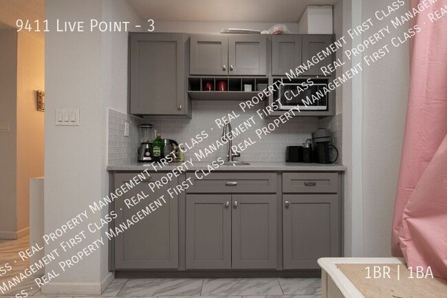 Building Photo - 9411 Live Point