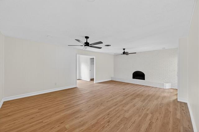 Foto del edificio - 158 Cotillion Rd