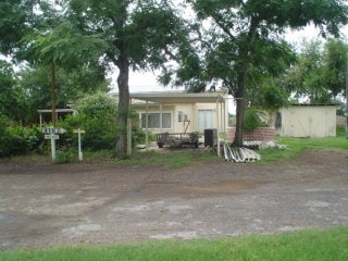 Building Photo - Rose Garden Mobile Estate
