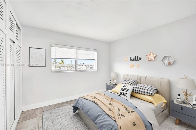 Foto del edificio - 5050 Bayview Dr