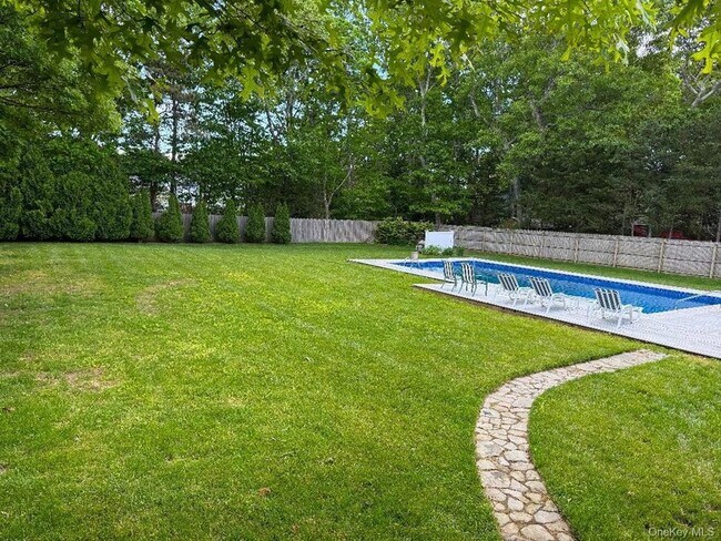 Building Photo - 36 Matthews Dr