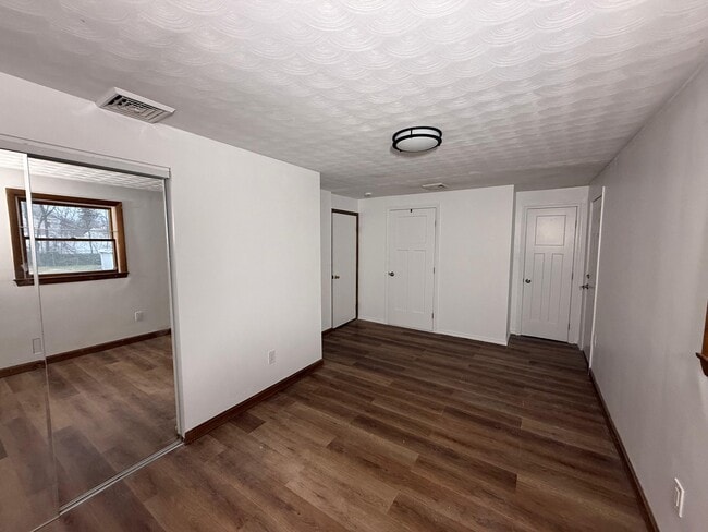 Photo - 55 N Belgian Rd House