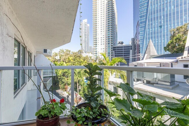 Foto del edificio - 1528 Brickell Ave