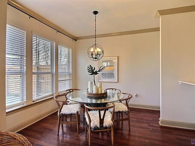 Foto del edificio - 18160 Pinehurst Dr