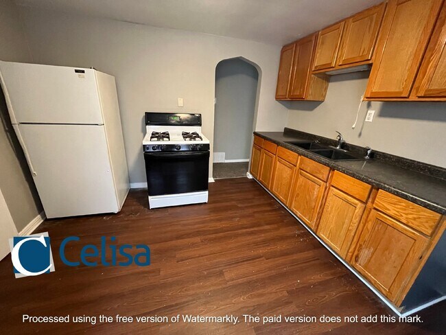 Building Photo - 5137 Tyrone Rd