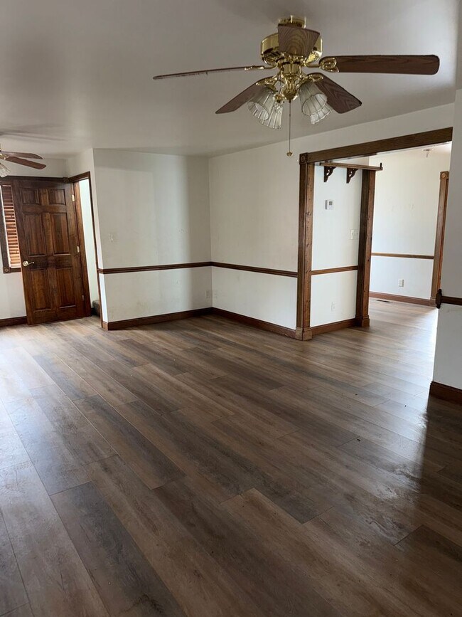 Foto del edificio - Beautiful 2 Bed 2 Bath Home - Includes Stove & Refrigerator
