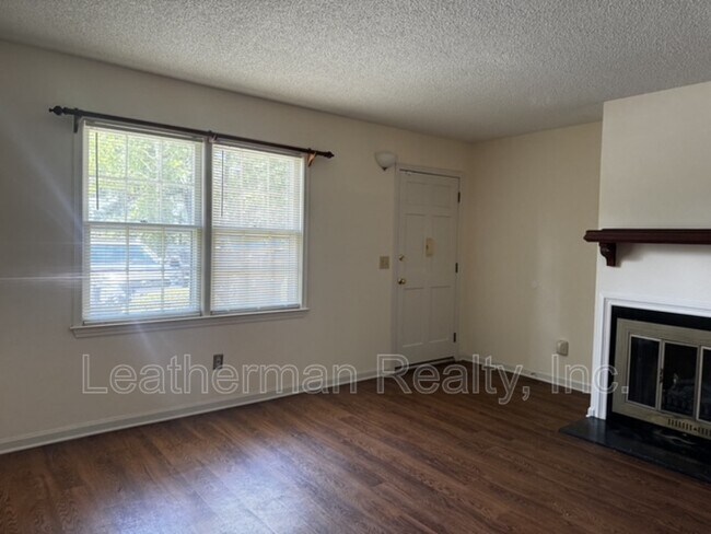 Foto del edificio - 738 Coventry Ln