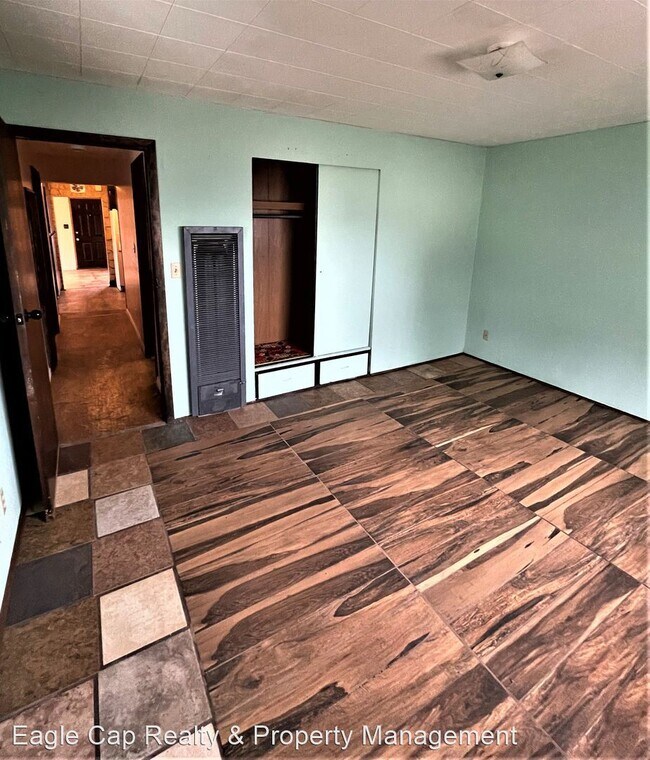 Building Photo - 2 br, 1 bath House - 703 Y Ave