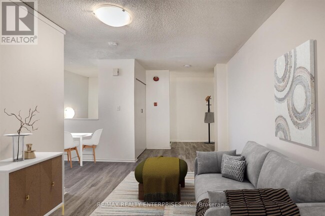 Photo du bâtiment - 638-638 Dufferin St