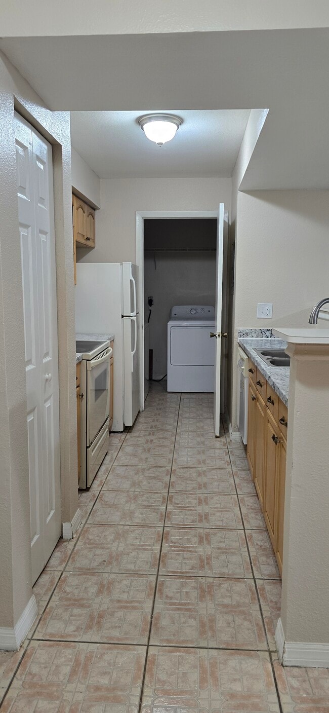 Building Photo - 3016 Parkway Blvd