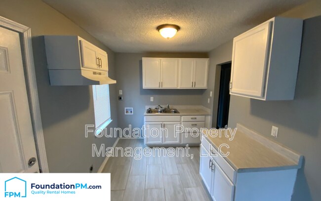 Building Photo - 2536 Sunny Hill Dr