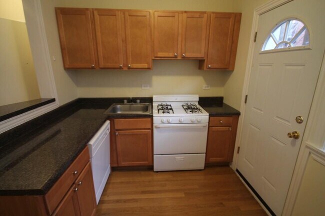 Foto del edificio - 723 W Barry Ave