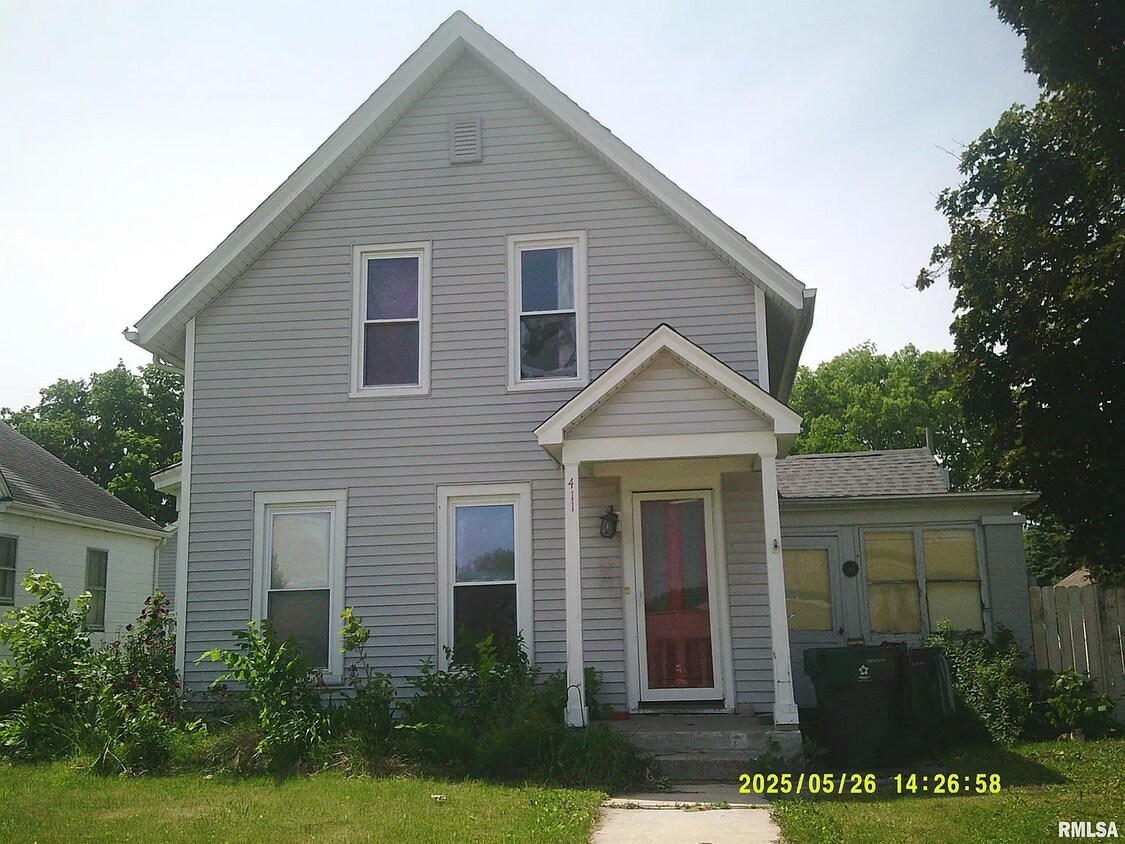 Foto principal - Charming 2-Story Home with Eat-In Kitchen ...