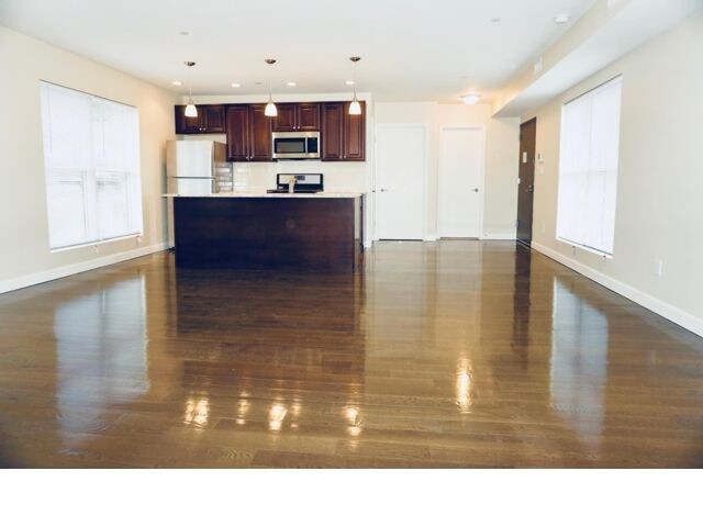 Foto principal - 3930 62nd St
