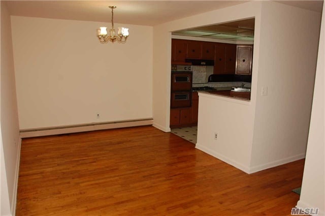 Building Photo - 51-35 Codwise Pl