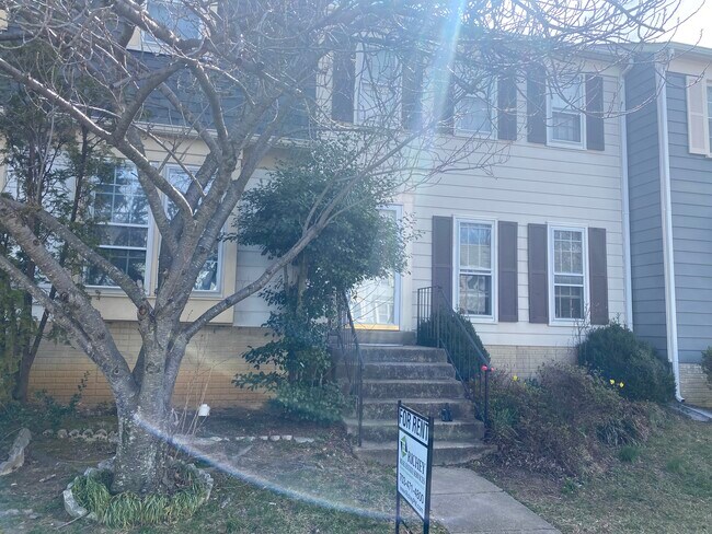 Building Photo - 8013 Dayspring Ct