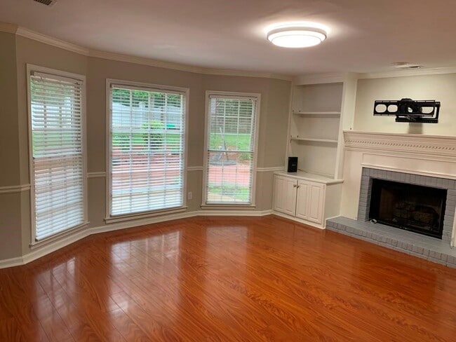 Building Photo - 3014 Eglantine Ct