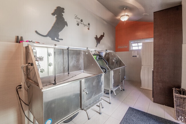Pet Spa - Montecito Villas