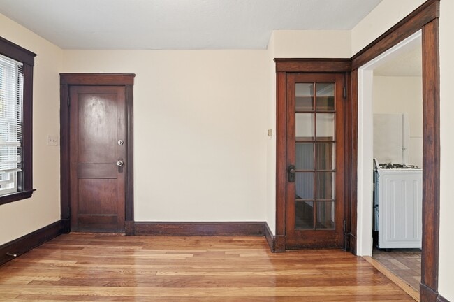 Building Photo - 60 Raycroft St