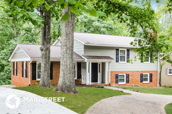 Building Photo - 307 Pendleton Dr