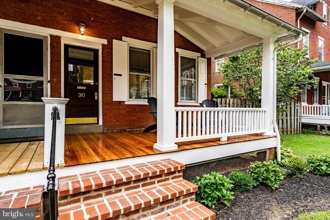 Building Photo - 310 W Biddle St