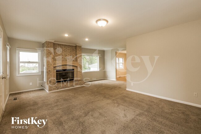 Foto del edificio - 611 W Oakwood Dr
